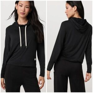 Vuori Halo Essential Hoodie in Black Heather [1154]